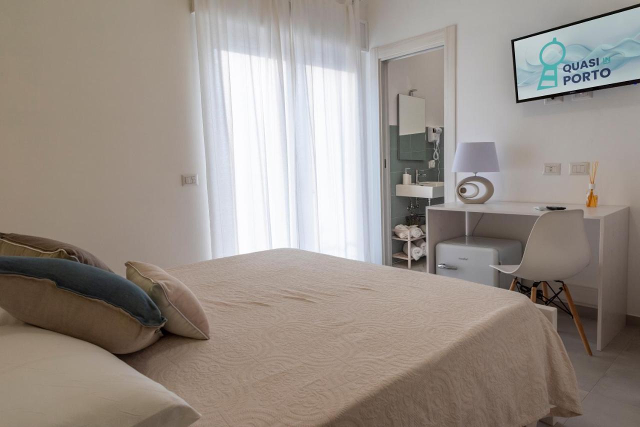Bed and Breakfast Quasi In Porto Агрополи Экстерьер фото